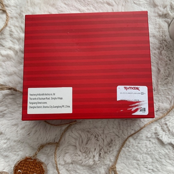 Peppermint Square Gingerbread Man Christmas Garland - Picture 12 of 14